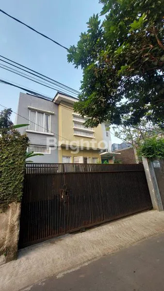 image DIJUAL BUB  RUMAH TINGGAL MEWAH LOKASI STRATEGIS, RESIK TERTATA RAPIH (8)