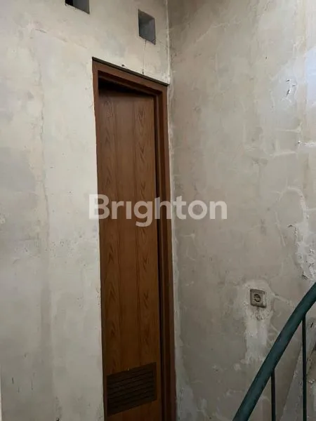 image RUMAH 2 LANTAI PERLU RENOVASI METRO PERMATA 1 KOTA TANGERANG  (3)