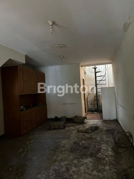 image RUMAH 2 LANTAI PERLU RENOVASI METRO PERMATA 1 KOTA TANGERANG  (6)