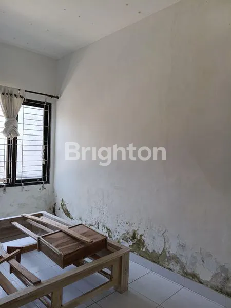 image RUMAH DI LINGKUNGAN YANG TENANG DI TAMAN GIRI (3)