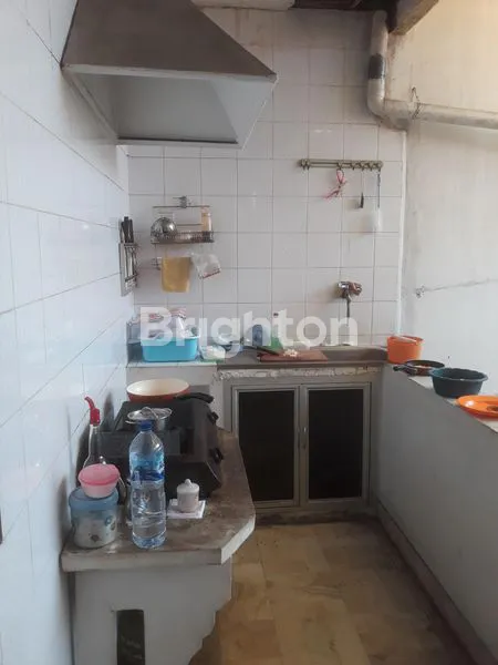 image RUMAH STRATEGIS DEKAT TUNJUNGAN PLAZA (6)