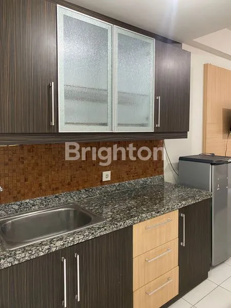 image SEWA APARTEMEN BERKELEY UC (5)