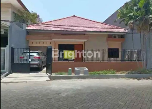 image HUNIAN NYAMAN, SELESAI DI RENOVASI ROW JALAN LEBAR DI MANYAR TIRTOMOYO (1)