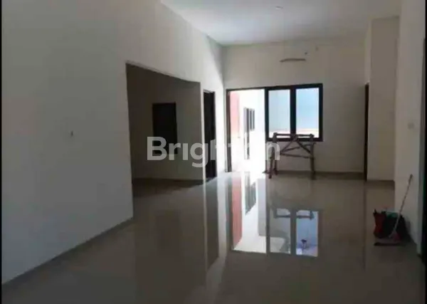 image HUNIAN NYAMAN, SELESAI DI RENOVASI ROW JALAN LEBAR DI MANYAR TIRTOMOYO (5)