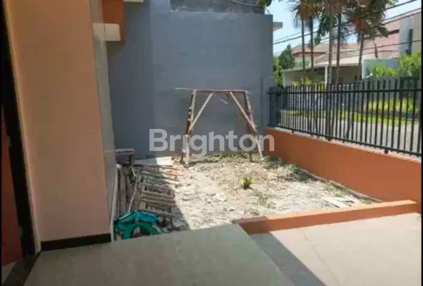 image HUNIAN NYAMAN, SELESAI DI RENOVASI ROW JALAN LEBAR DI MANYAR TIRTOMOYO (6)