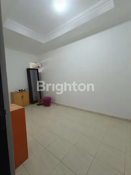 image RUMAH 2 LANTAI SIAP HUNI DI DEKAT UNTAG UNITOMO RS PREMIER NGINDEN SEMOLOWARU (6)