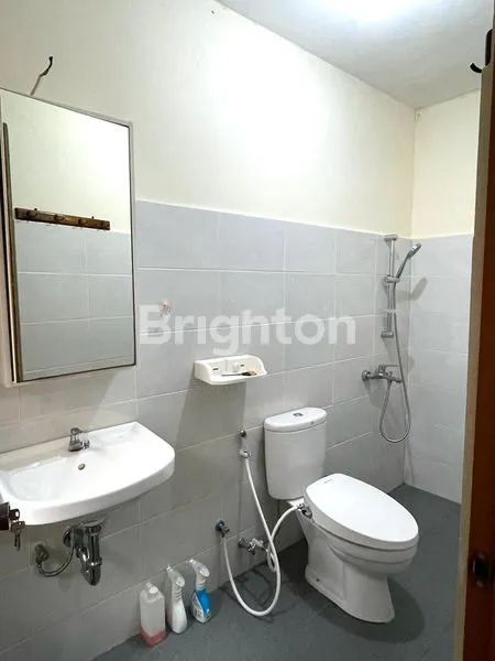 image RUMAH SIAP HUNI TAMAN PARAHYANGAN LIPPO KARAWACI (6)