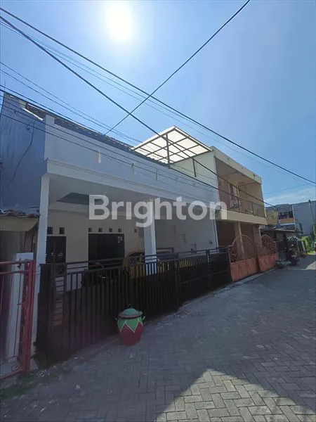 image RUMAH 2 LANTAI SIAP HUNI DI DEKAT UNTAG UNITOMO RS PREMIER NGINDEN SEMOLOWARU (1)