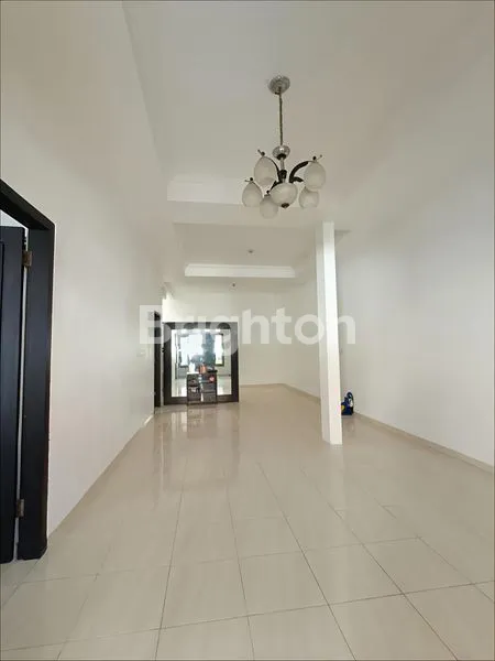 image RUMAH 2 LANTAI SIAP HUNI DI DEKAT UNTAG UNITOMO RS PREMIER NGINDEN SEMOLOWARU (3)