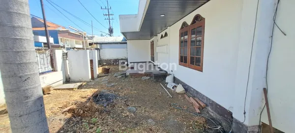 image RUMAH 2 LANTAI BERLOKASI DI TENGAH KOTA SURABAYA GUBENG (5)