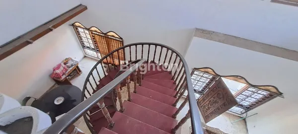 image RUMAH 2 LANTAI BERLOKASI DI TENGAH KOTA SURABAYA GUBENG (4)