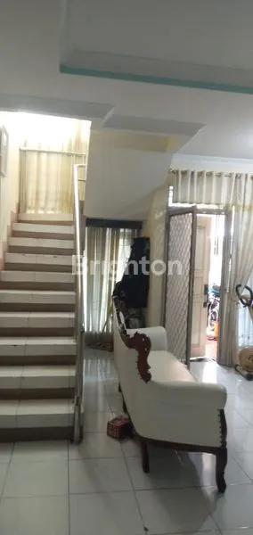 image RUMAH CANTIK SIAP HUNI DEKAT TOL LINGKAR LUAR DAN DEKAT TERMINAL PULOGEBANG (8)