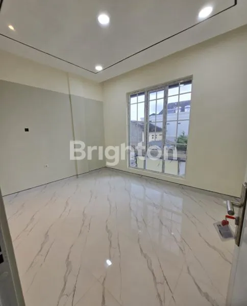 image TOWN HOUSE 2 1/2 TINGKAT (5)