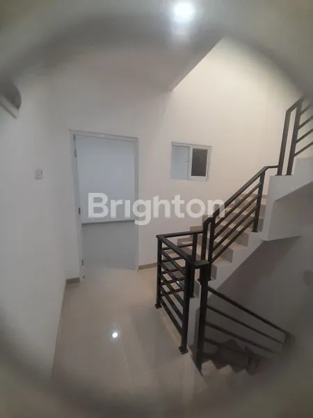 image RUMAH 3 LANTAI SHM DI JELAMBAR, STRATEGIS (7)