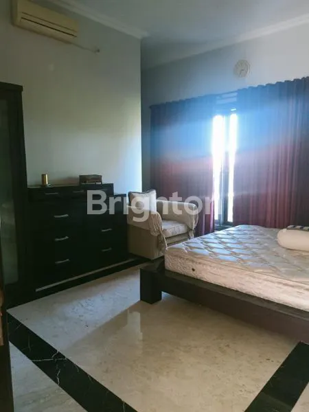 image RUMAH BAGUS SIAP HUNI 2 LANTAI ADA POOL KOLAM RENANG DEKAT SEKOLAH PETRA MANYAR UNIVERSITAS ITS UNAIR AIRLANGGA SOETOMO (6)