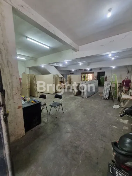 image GUDANG 2 LANTAI AKSES TRUCK BAN DOBEL DI LEBAK KENJERAN (3)