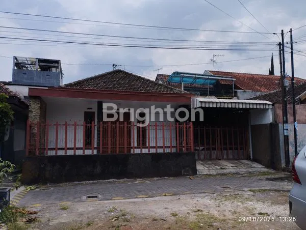 image HUNIAN NYAMAN 4 KT DEKAT ALUN-ALUN BATU (2)