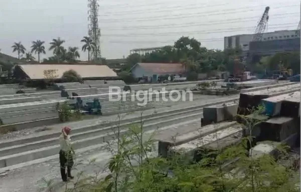 image SEBIDANG TANAH KOSONG SELUAS 1.5 HA BENTUK LAHAN PERSEGI HARGA DIBAWAH NJOP LOKASINYA SANGAT SANGAT STRATEGIS POSISINYA DI PINGGIR JALAN KELAPA GADING JAKARTA UTARA  (1)