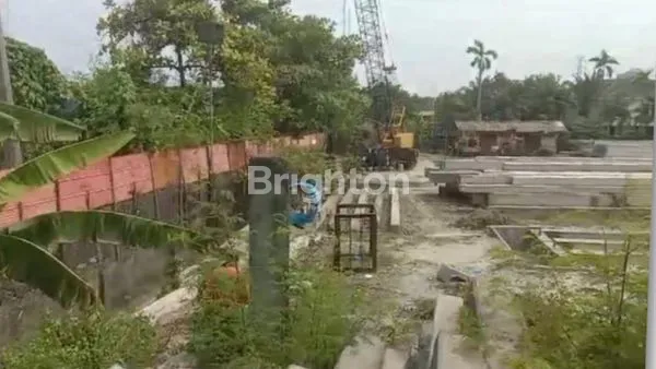 image SEBIDANG TANAH KOSONG SELUAS 1.5 HA BENTUK LAHAN PERSEGI HARGA DIBAWAH NJOP LOKASINYA SANGAT SANGAT STRATEGIS POSISINYA DI PINGGIR JALAN KELAPA GADING JAKARTA UTARA  (2)