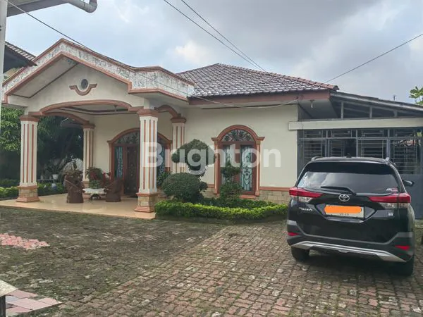 image DIJUAL RUMAH + 3 KIOS DIDEPAN (2)