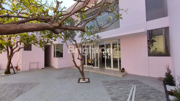 image RUNAH MEWAH 2 LANTAI TINGGAL MASUK CLUSTER ELITE PAKUWON CITY (8)