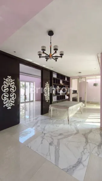 RUNAH MEWAH 2 LANTAI TINGGAL MASUK CLUSTER ELITE PAKUWON CITY