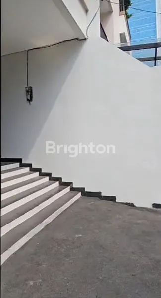 image RUMAH BRAND NEW  4 LANTAI  DI KELAPAGADING JAKARTA UTARA (8)