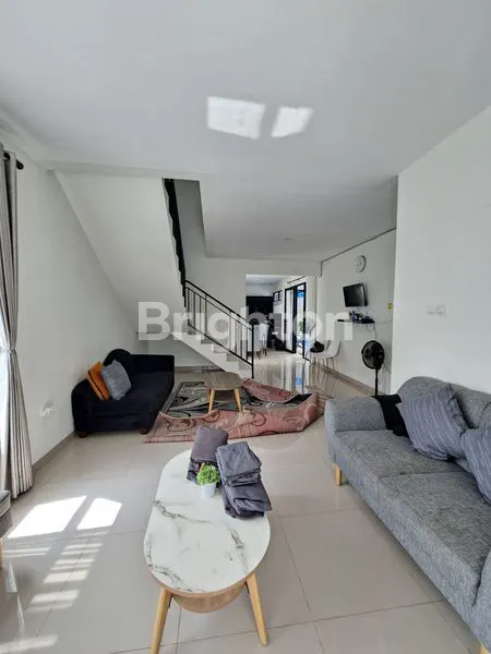 image RUMAH SIAP HUNI HOOK LT 203M² LB 300M² KOLAM RENANG DEKAT SETRADUTA (8)