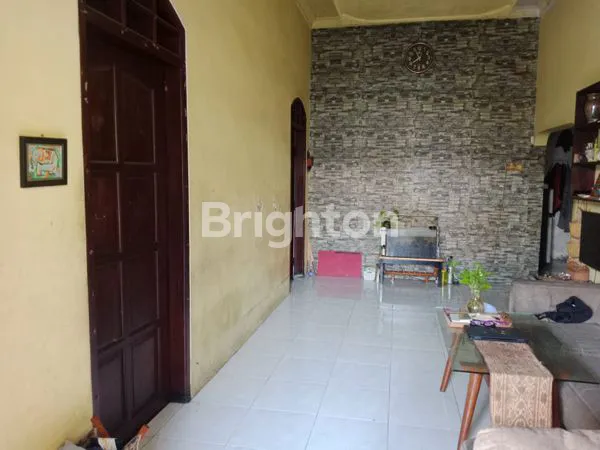 image RUMAH GRIYA KEBRAON SELATAN LOKASI STRATEGIS (6)
