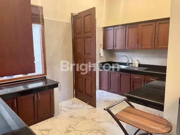 image RUMAH MEWAH FULL FURNISHED PT 650M² DI TENGAH KOTA  SOLO (4)