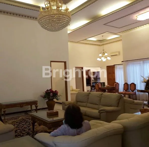 image RUMAH MEWAH FULL FURNISHED PT 650M² DI TENGAH KOTA  SOLO (5)