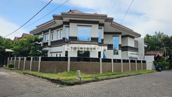 Gambar Property RUMAH MEWAH