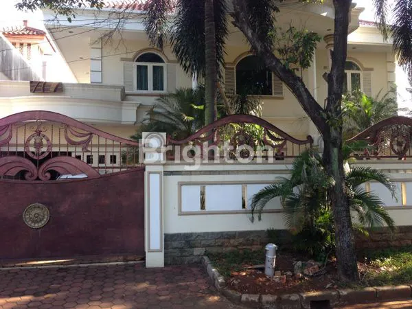 image RUMAH MEWAH  DIJUAL (3)