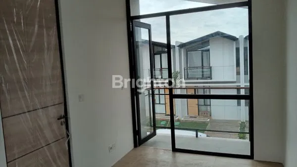 image DISEWAKAN RUMAH 2 LANTAI CENDANA ICON - LIPPO KARAWACI (6)