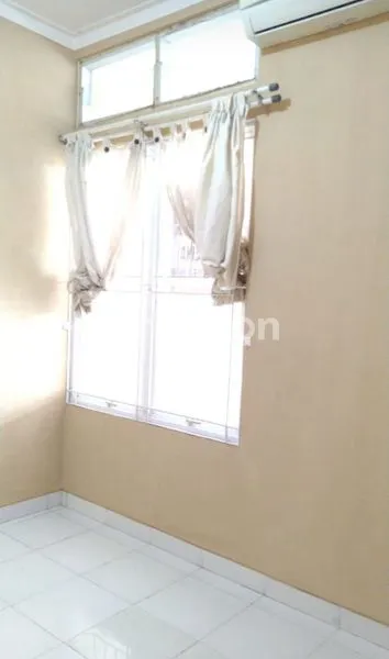 image HUNIAN NYAMAN DI REGENSI, SEMI FURNISHED (4)