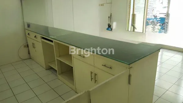 image RUKO SIAP PAKAI FURNISHED DEKAT UPN MERR DAN TOL BANDARA DI PURIMAS SURABAYA  (2)