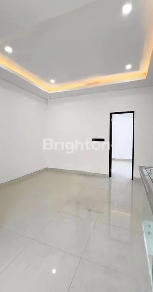 image RUMAH MEWAH LT 147 LB 190 DI DARMO PERMAI (8)