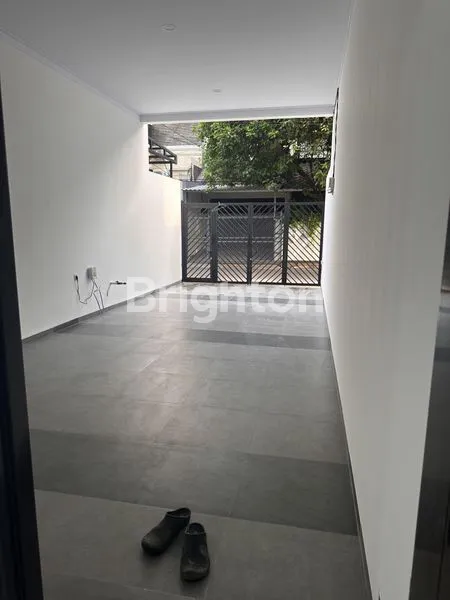 image RUMAH BARU 3 LANTAI DI JL ANGSANA DURI KEPA SIAP HUNI BEBAS BANJIR (6)