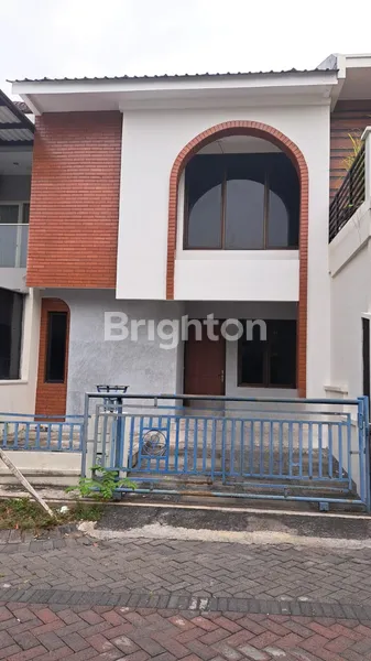 image DIJUAL RUMAH TAMAN PUSPA RAYA CITRALAND SURABAYA, SUDAH RENOV, LOKASI DEKAT DENGAN KOMERSIAL AREA (1)