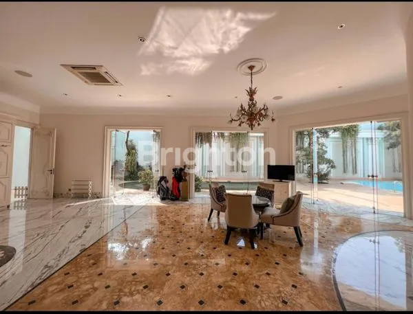 image RUMAH MEWAH INTERCON (4)