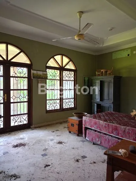 image RUMAH DENGAN TANAH 12,5ARE AREA LINGKUNGAN PERUMAHAN JIMBARAN, DEKAT AREA KERAMAIAN, SEKOLAH, RUMAH SAKIT, RESTAURAN DAN LAINNYA.  (4)