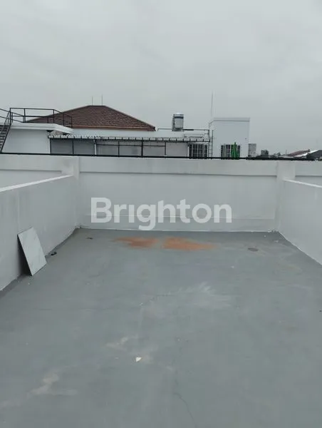 image RUMAH BARU DI TANJUNG DUREN, JAKARTA BARAT, ADA ROOFTOP. (1)