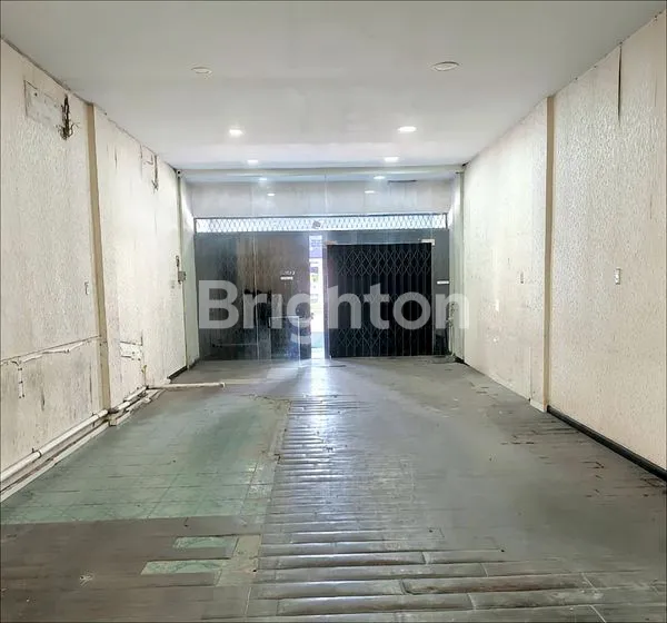 image DI SEWAKAN. RUKO KOMPLEK CEMARA ASRI. JL. BOULEVARD TIMUR. SEDERETAN & DEKAT DENGAN FOUNTAIN ICE CREAM, GOOD LUCK SEAFOOD & BUNDARAN CEMARA ASRI (4)