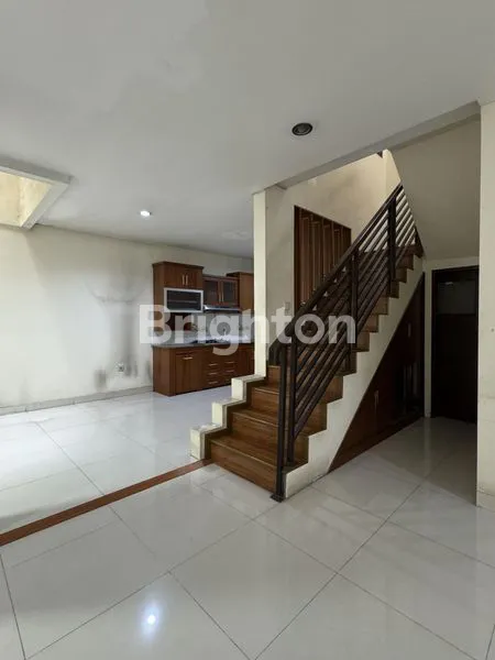 image RUMAH 2LT PERMATA PURI MEDIA JAKARTA BARAT SIAP HUNI (6)