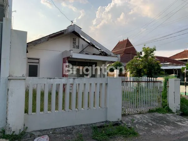 image SOLO-MANAHAN: RUMAH HITUNG TANAH/LAHAN, MURAH, LOKASI TENGAH KOTA SANGAT STRATEGIS DAN PRESTISIUS, LT 198, SHM (2)