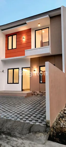 image RUMAH CANTIK 2 LANTAI DI SAWANGAN BOGOR  (4)