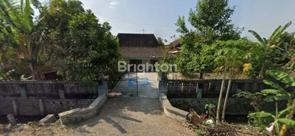 RUMAH STRATEGIS DIPINGGIR JALAN RAYA