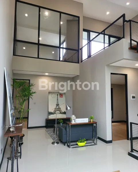 image DIJUAL RUMAH SIAP HUNI BSD 200/300M² – BONUS KITCHEN SET, HIGH CEILING, DEKAT AEON & TOL! (3)