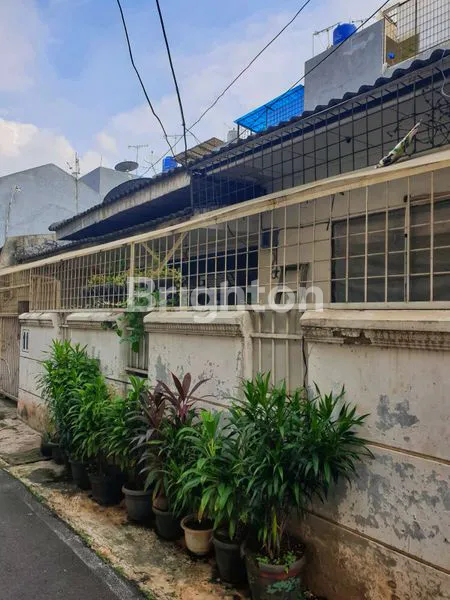 image RUMAH 2 LANTAI STRATEGIS DI TANJUNG DUREN, JAKARTA BARAT (1)