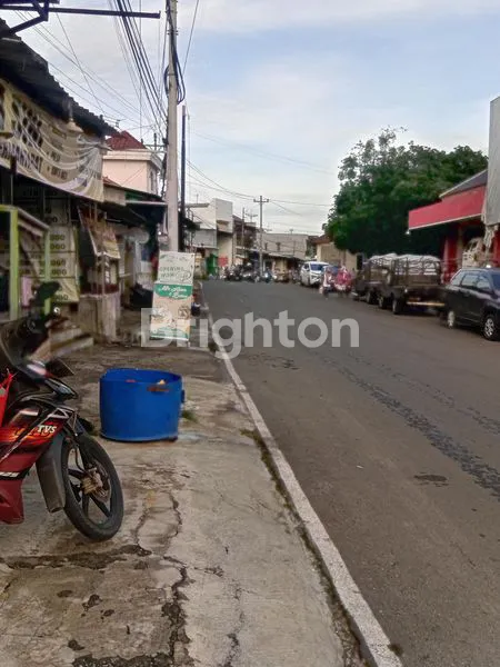 image RUKO SIAP HUNI DEKAT PASAR DAN PUSKESMAS NGALIYAN  SEMARANG BARAT  (6)